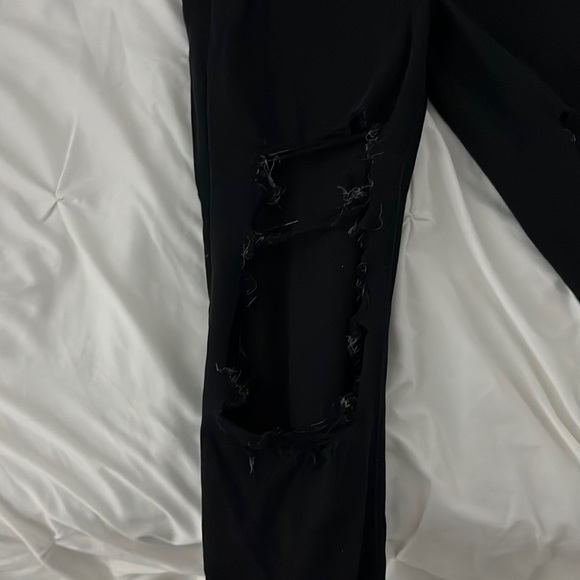 AMERICAN EAGLE NEXT LEVEL STRETCH Skinny Jeans with Rips - Picture 2 of 12